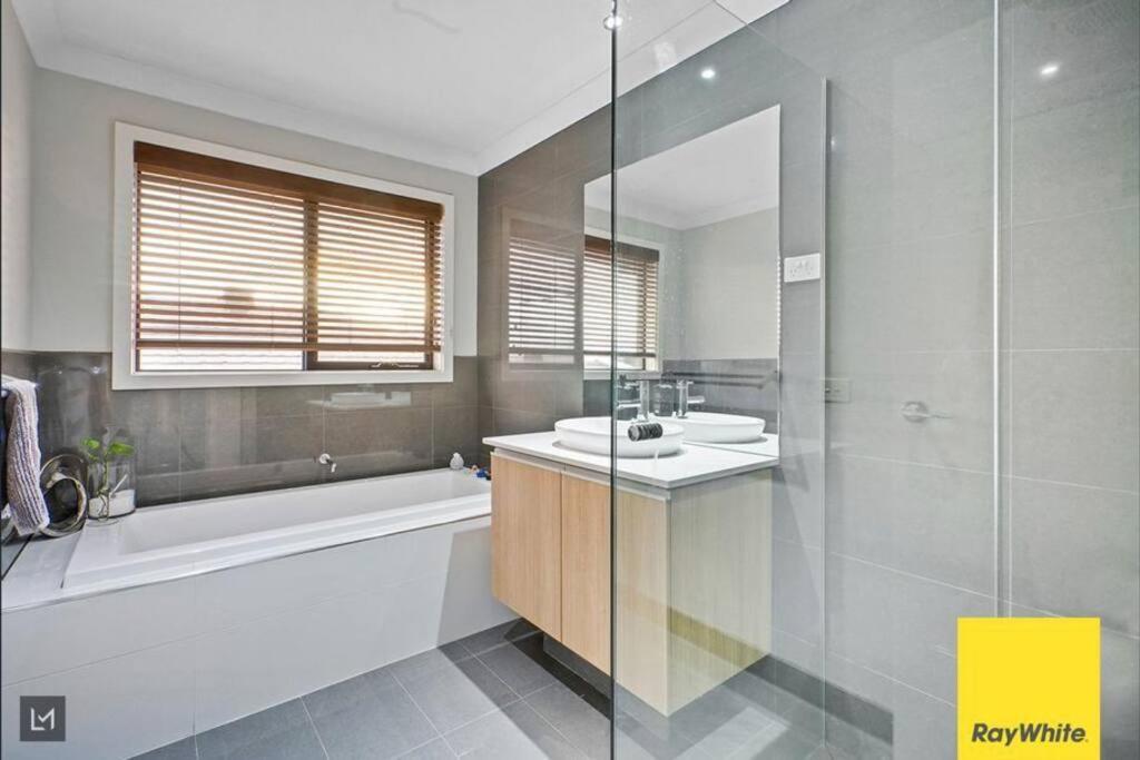 Melbourne Family Holiday home Truganina